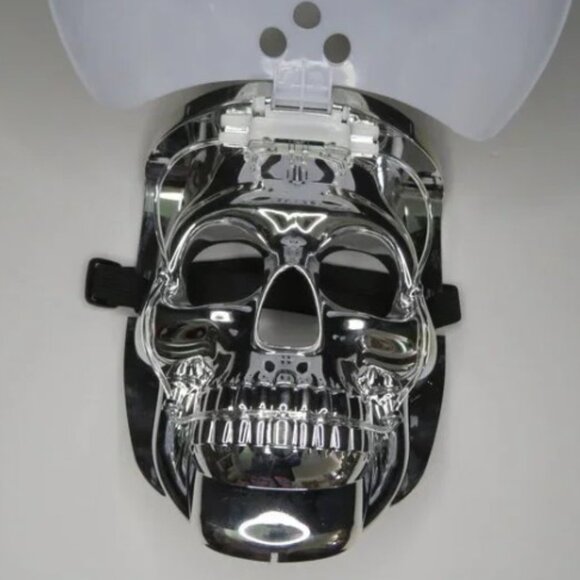 Scream Silver Skull Mask with White Top/Cover Has LED Lights On the Skull - Picture 4 of 6